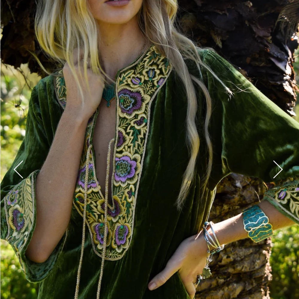 SIZE SWAP CHASING UNICORNS SILK VELVET TUNIC S NEED XS “don’t pass me by “ BNWT